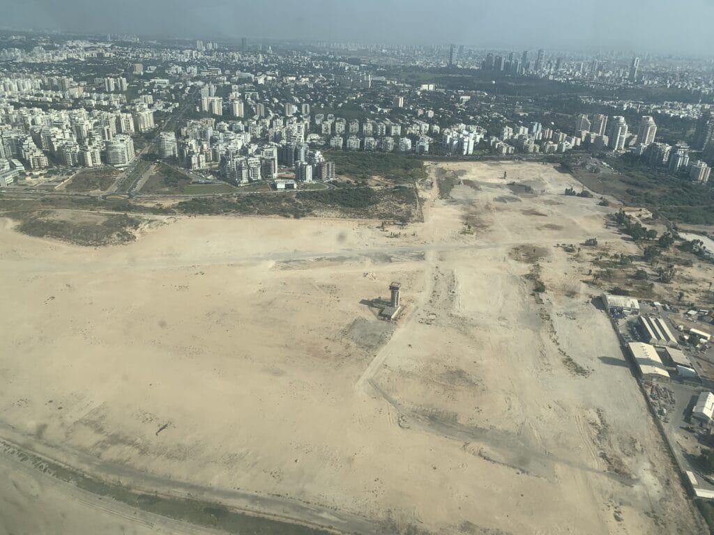 שדה דב. צילום: סטס אומנסקי, ויקיפדיה