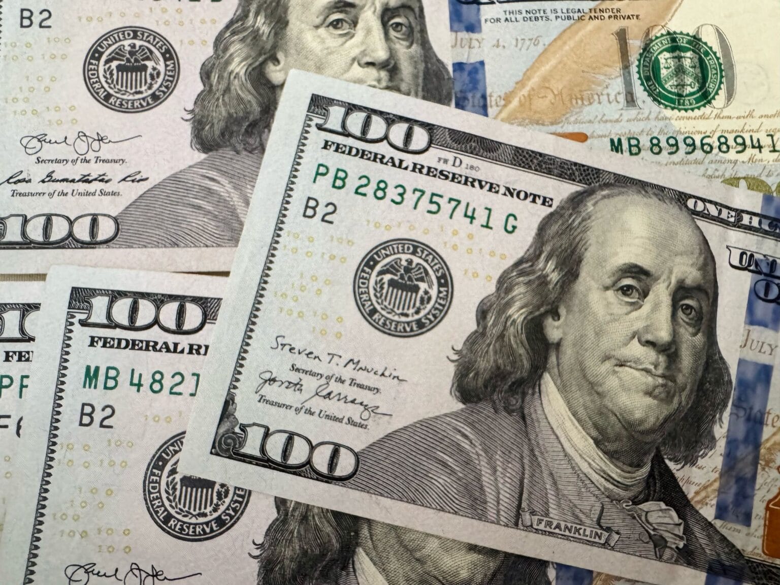 דולר אמריקאי. צילום: שטריימל דוט קום