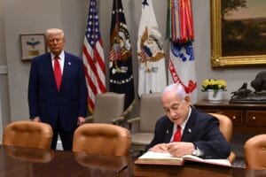 בנימין נתניהו בבית הלבן, לצידו הנשיא דולנד טראמפ. צילום: משרד רה"מ