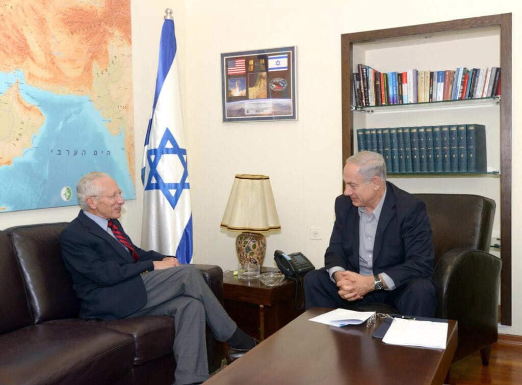 ראש הממשלה בנימין נתניהו נפרד מנגיד בנק ישראל היוצא סנטלי פישר. צילום: לע״מ