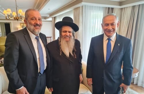 אומן ראש השנה. אחרי הדיון עם ראש הממשלה נתניהו, דרעי והרב ארוש, צילום: איחוד ברסלב