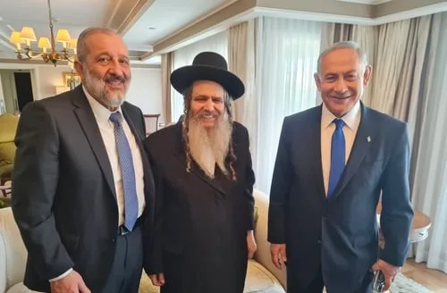 אומן ראש השנה. אחרי הדיון עם ראש הממשלה נתניהו, דרעי והרב ארוש, צילום: איחוד ברסלב