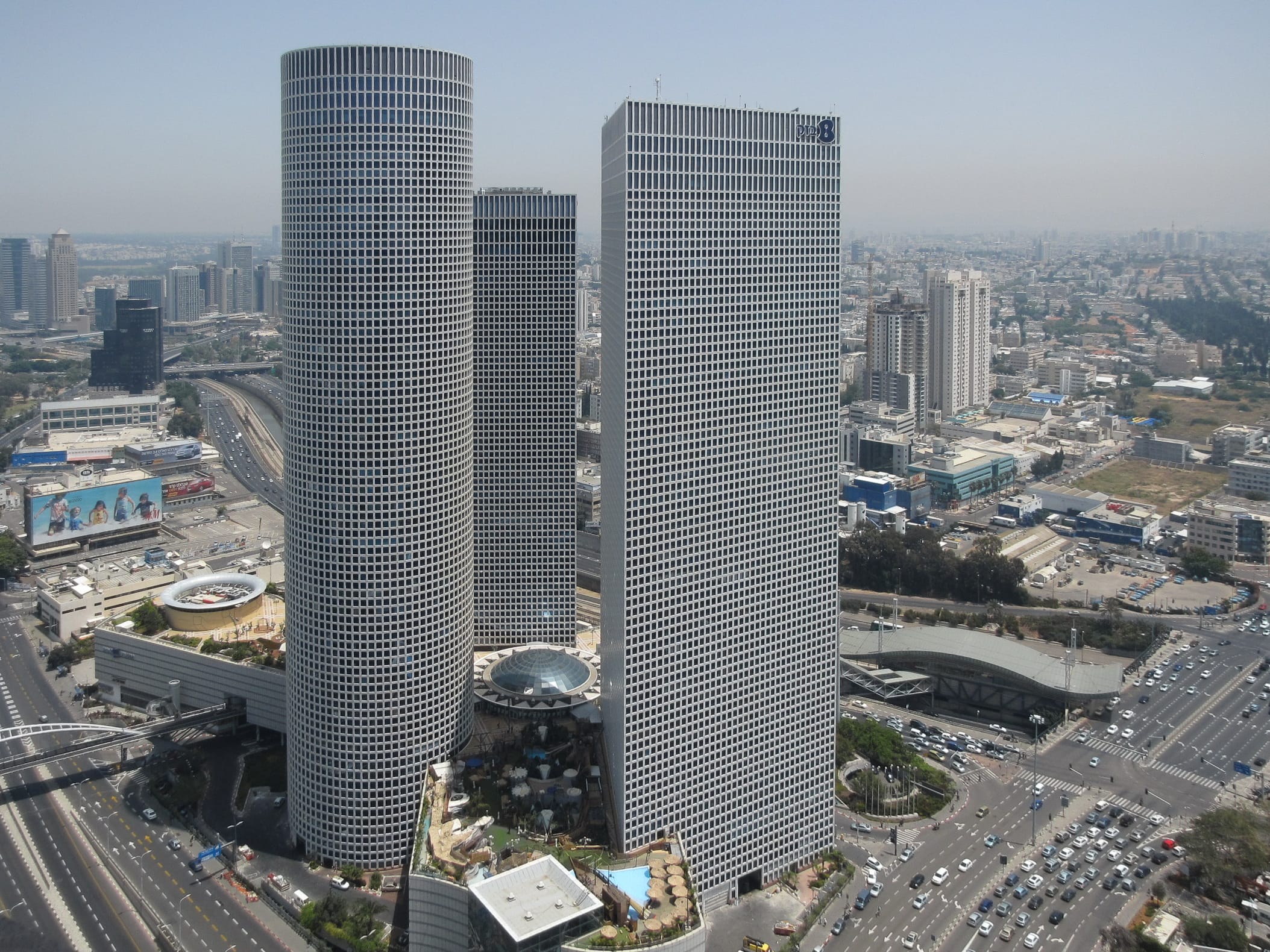 אחרי ארבעה חודשים בלבד; המנכ"ל הודיע במפתיע: אני עוזב "מסיבות אישיות" 1 בניני עזריאלי תל אביב. צילום: רסטמן3000