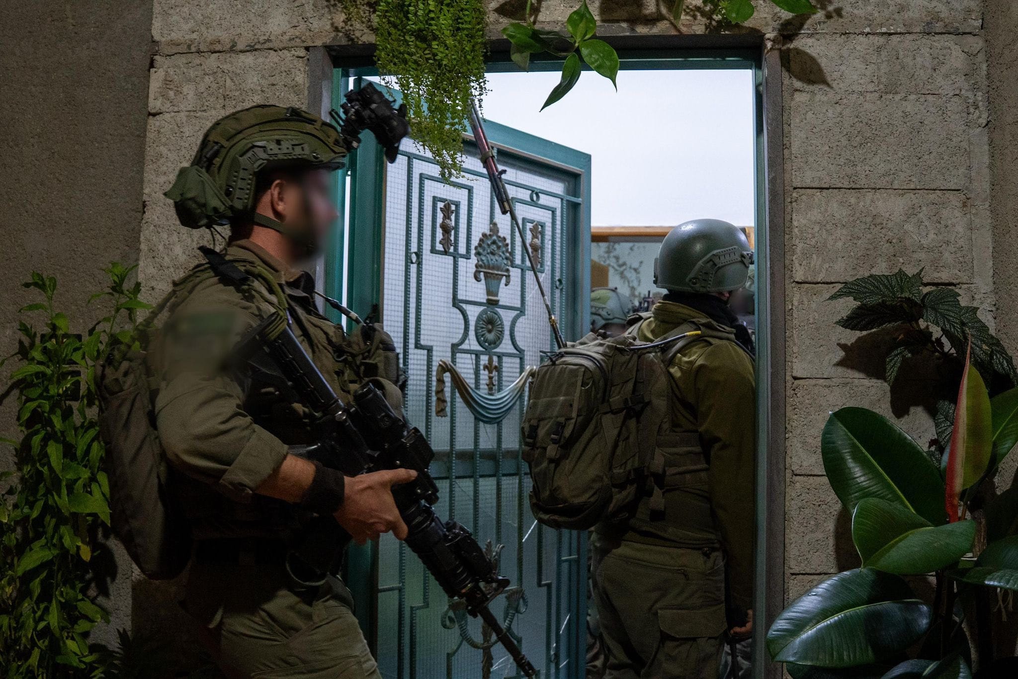 דירוג אשראי נמוך ללוחמים: חברי הכנסת במתקפה על בנק ישראל 4 חיילי מילואים בעזה. צילום; צה״ל