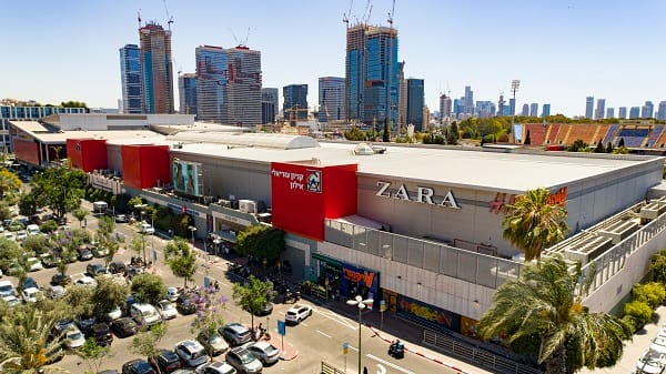 המנכ"ל עוזב. קניון עזריאלי רמת גן, צילום, רותם רוגובסקי , ויקיפדיה