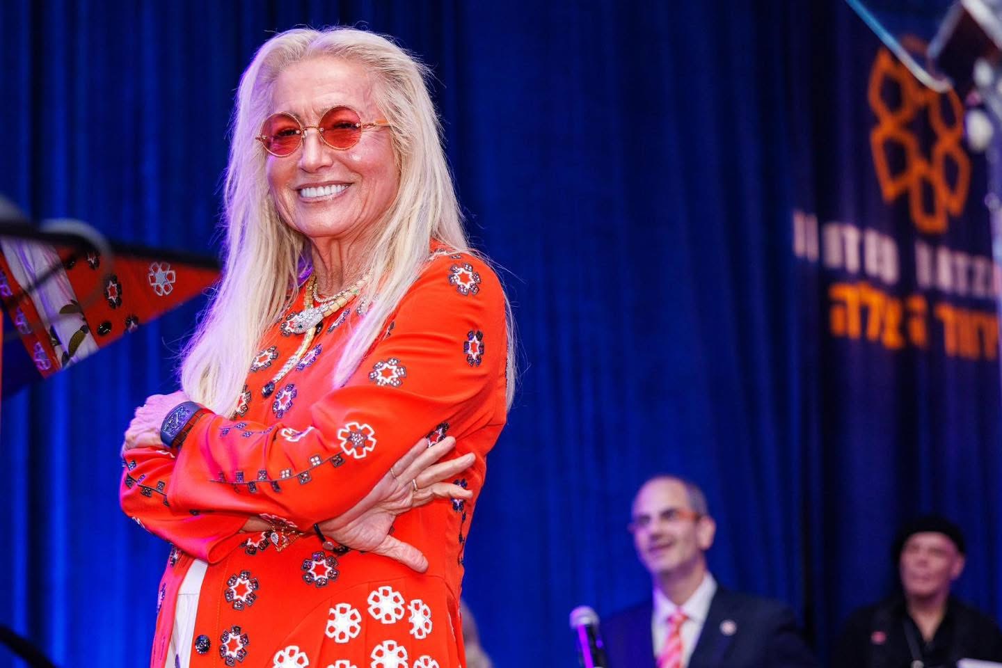 אלי ביר עם המיליארדרית מרים אדלסון, אחת התורמות המרכזיות של איחוד הצלה. צילום: איחוד הצלה