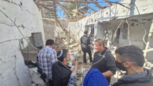 פיצויים לעובדים. שר האוצר סמוטריץ בזירה נפילת טיל. צילום: משרד האוצר