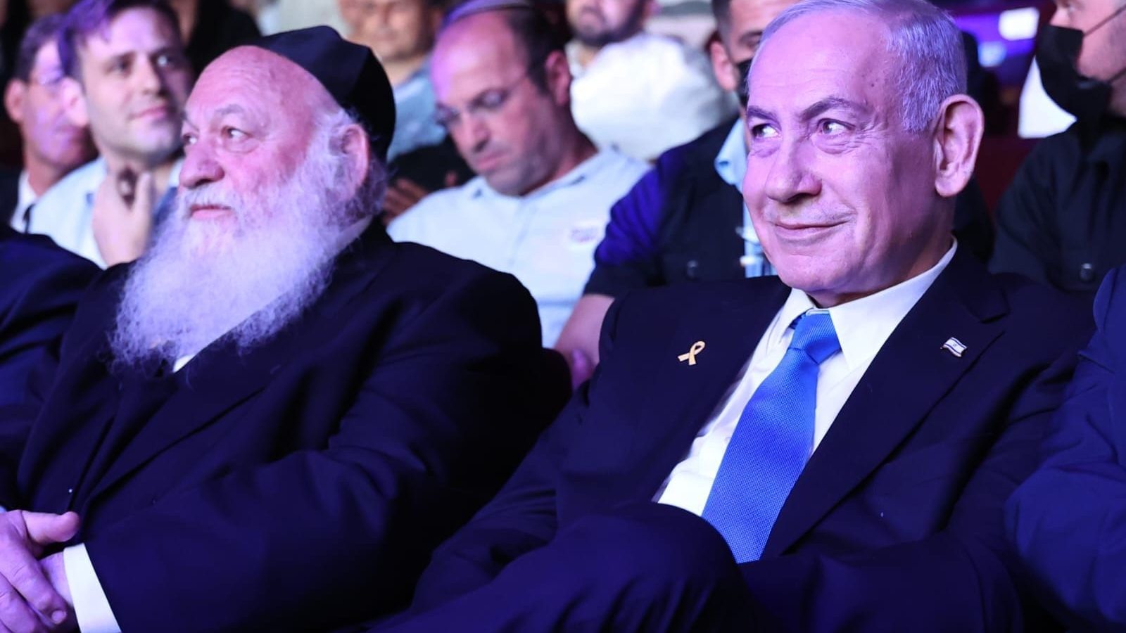 הסכם גג בירוחם. ראש הממשלה נתניהו והשר גולדקנופף. צילום: מישל אמזלג, לע״מ